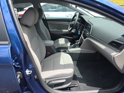 Used 2020 Hyundai Elantra SE FWD image 13