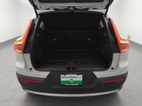 Used 2023 Volvo XC40 B5 Ultimate w/ Protection Package Premier image 29