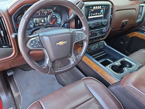 Used 2018 Chevrolet Silverado 1500 High Country image 2