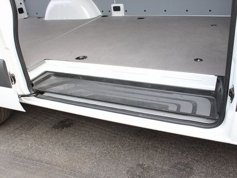 Used 2025 Mercedes-Benz Sprinter 2500 image 7