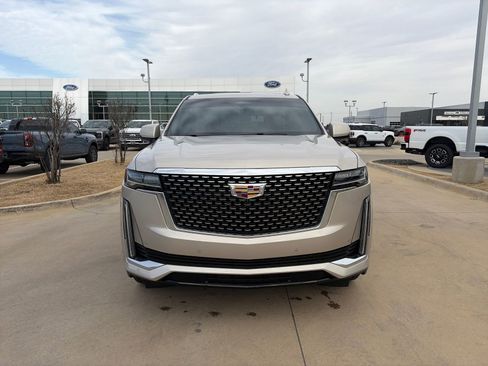 Used 2024 Cadillac Escalade Premium Luxury w/ Performance Package image 8