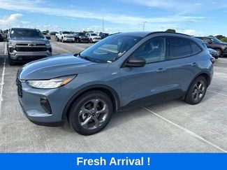Used 2025 Ford Escape ST-Line FWD video 1