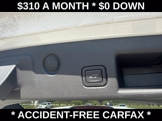 Used 2024 Chevrolet Equinox LT w/ LPO, Floor Liner Package FWD image 18