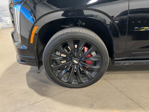 Used 2026 Cadillac Escalade V w/ LPO, ONYX Package image 59