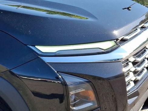 Used 2025 Chevrolet Equinox LT FWD image 26