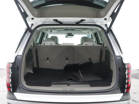 Used 2026 Hyundai Palisade SEL Premium image 17