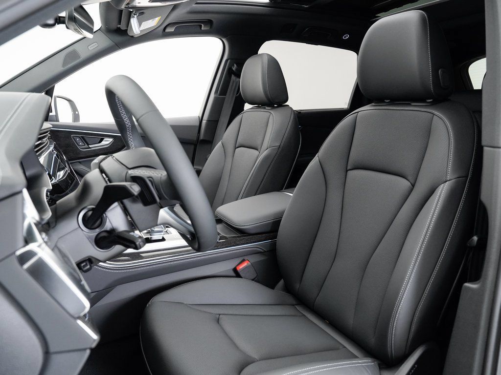 Certified 2025 Audi Q7 3.0T Premium Plus w/ Premium Plus Package AWD/4WD image 5