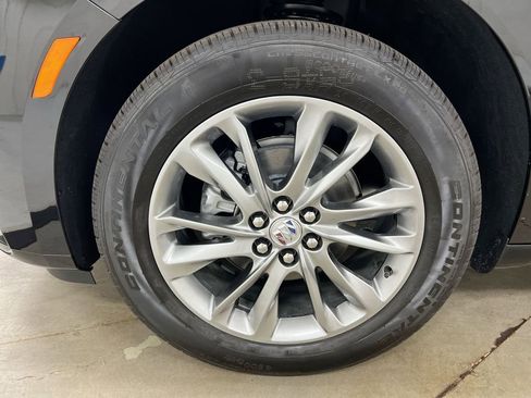 Used 2024 Buick Enclave Avenir AWD/4WD image 27