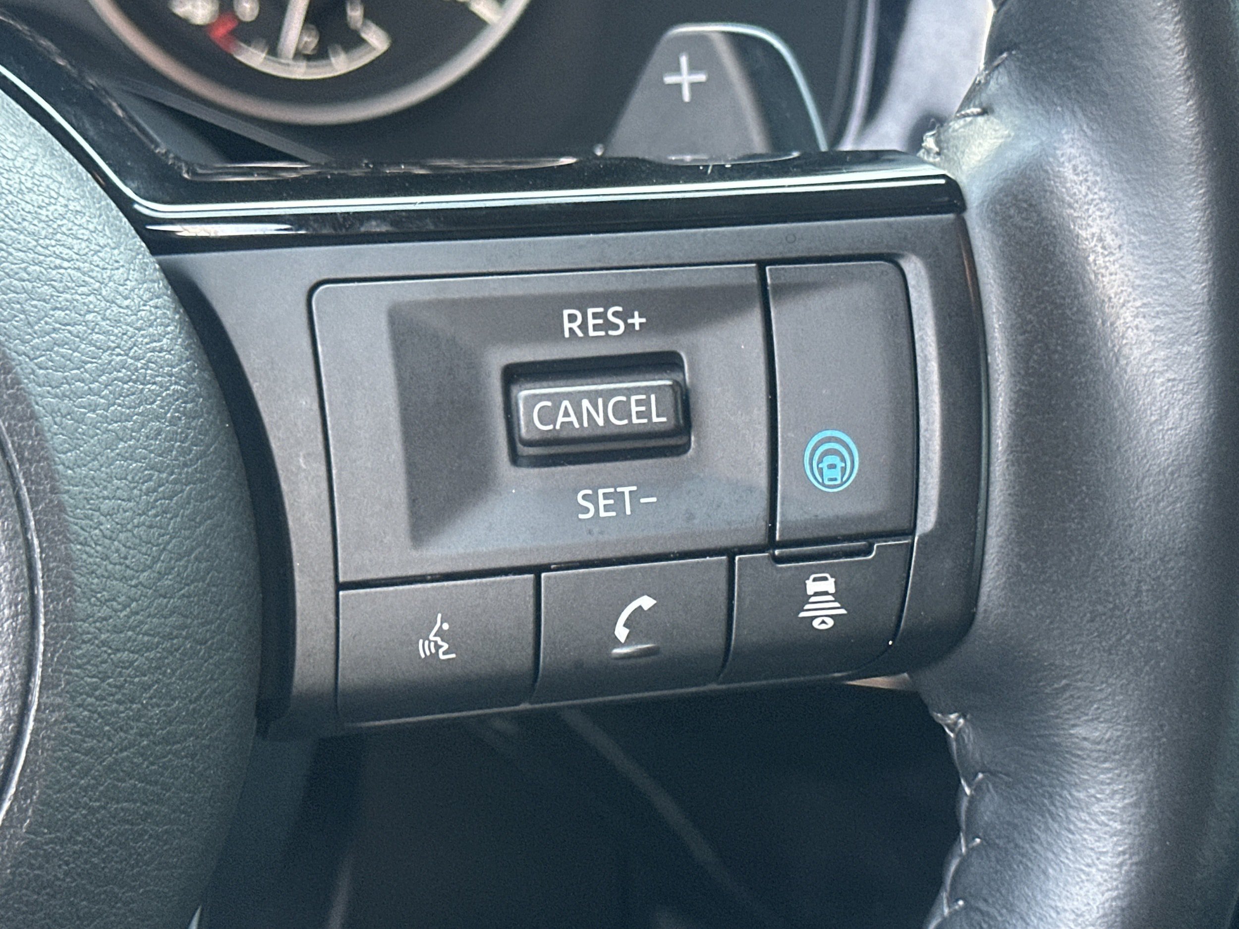 Used 2024 Nissan Pathfinder SL w/ Cargo Package FWD image 28