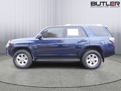 Used 2015 Toyota 4Runner SR5 Premium image 4
