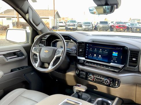 Used 2022 Chevrolet Silverado 1500 LTZ w/ LTZ Premium Package image 43
