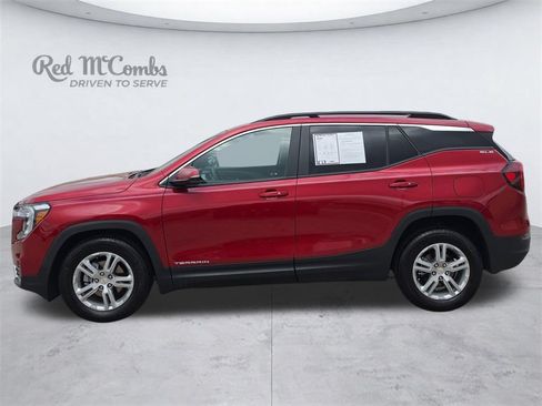 Used 2023 GMC Terrain SLE w/ Driver Convenience Package FWD image 2