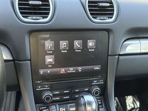 Used 2019 Porsche 718 Boxster image 15