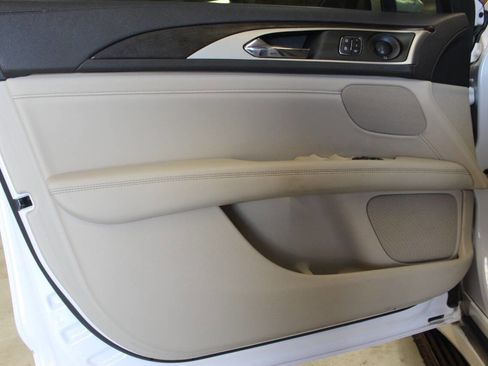 Used 2020 Lincoln MKZ Reserve image 17