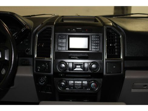 Used 2016 Ford F150 XLT w/ Trailer Tow Package image 15