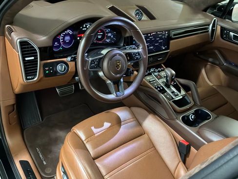 Used 2023 Porsche Cayenne GTS image 17