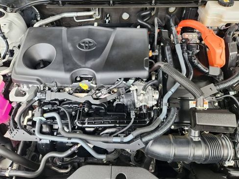 Used 2023 Toyota Crown XLE image 26