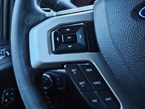 Used 2017 Ford F250 Lariat w/ Lariat Value Package AWD/4WD image 23