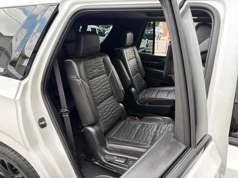 Used 2023 Cadillac Escalade Sport Platinum w/ LPO, ONYX Package AWD/4WD image 17