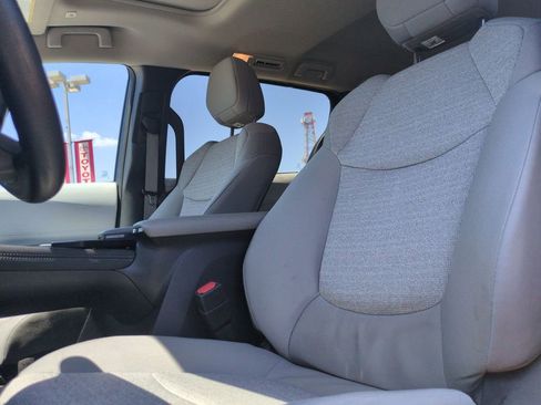 Used 2025 Toyota Sienna LE w/ LE Plus Package FWD image 13