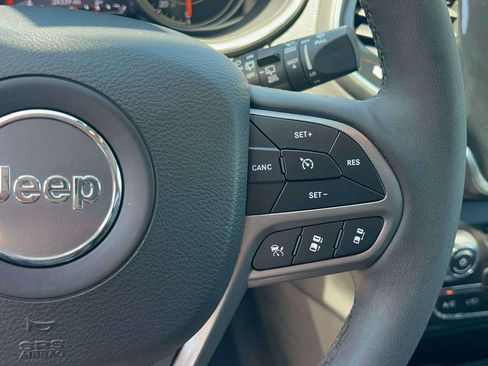 Used 2022 Jeep Cherokee Limited AWD/4WD image 21