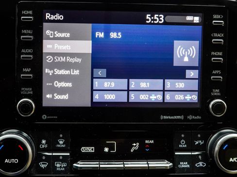 Used 2021 Toyota Highlander XLE FWD image 26