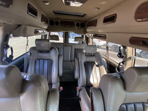 Used 2013 GMC Savana 2500 Extended RWD image 26