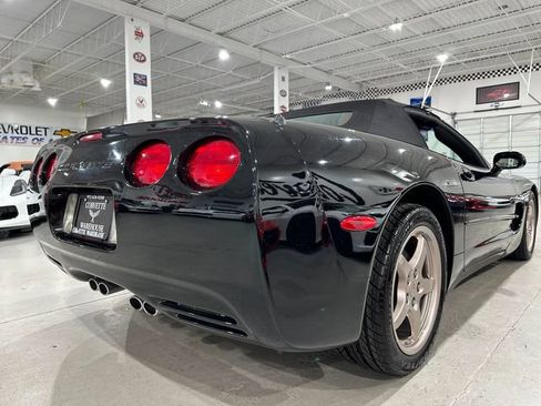 Used 2004 Chevrolet Corvette Convertible w/ Preferred Equipment Group RWD image 3