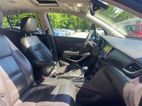Used 2018 Buick Encore Essence FWD image 13