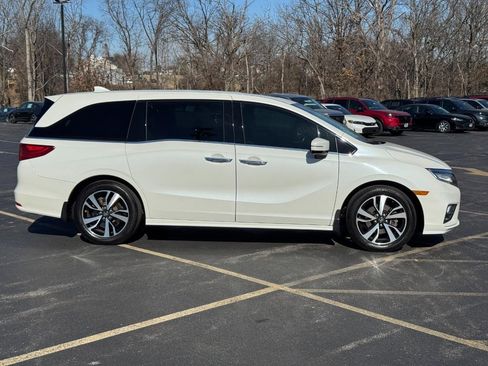 Used 2018 Honda Odyssey Elite image 2