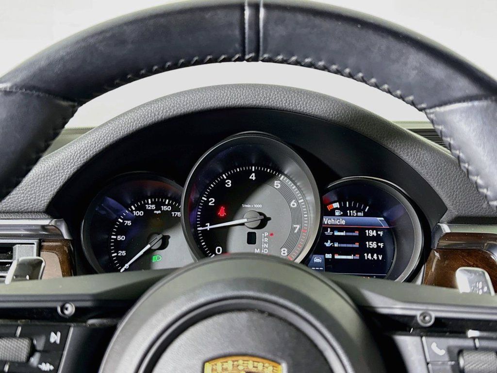 Certified 2024 Porsche Macan AWD/4WD image 13