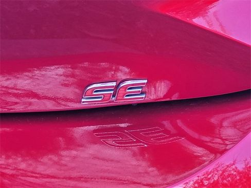 Used 2024 Toyota Corolla SE image 6