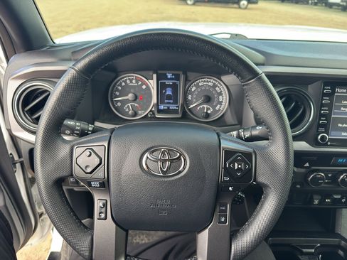 Used 2023 Toyota Tacoma TRD Off-Road image 21