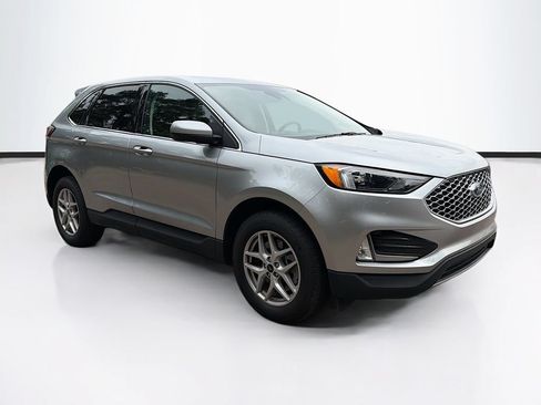 Used 2024 Ford Edge SEL w/ Convenience Package AWD/4WD image 3