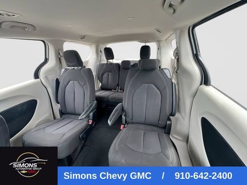 Used 2023 Chrysler Voyager LX FWD image 25