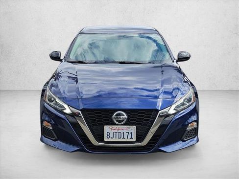 Used 2019 Nissan Altima 2.5 SR FWD image 2