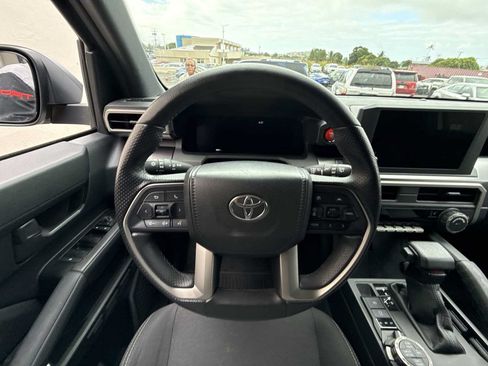 Used 2025 Toyota 4Runner 4WD image 15