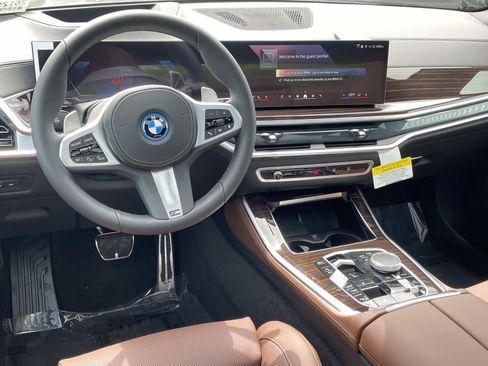 Used 2026 BMW X5 xDrive50e w/ M Sport Package AWD/4WD image 9