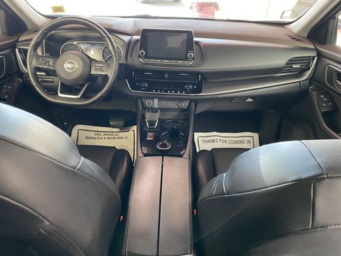 Used 2021 Nissan Rogue SV w/ Premium Package AWD/4WD image 13