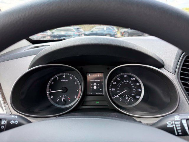Used 2018 Hyundai Santa Fe Sport w/ 2.4L Value Package 02 FWD image 17