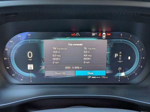 Used 2025 Volvo XC40 B5 Plus w/ Protection Package Premier image 17