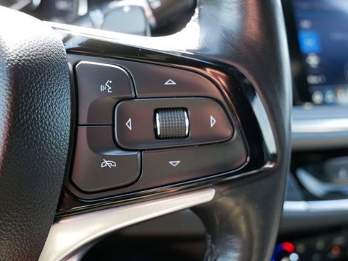 Used 2023 Buick Enclave Essence image 25