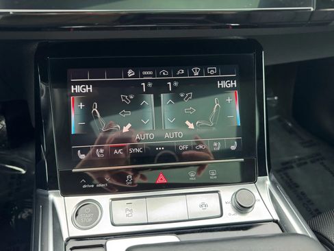 Used 2021 Audi e-tron Prestige w/ Prestige Package image 41