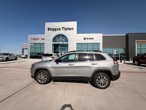 Used 2022 Jeep Cherokee Latitude Lux image 2