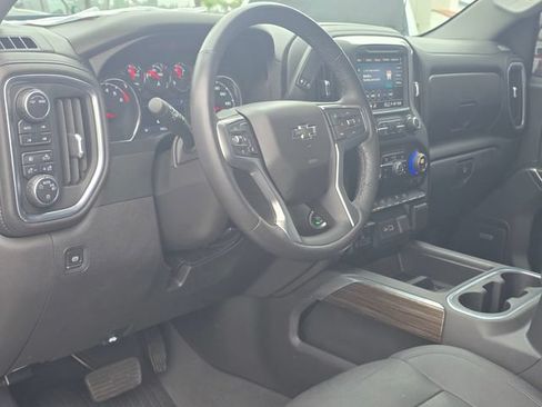 Used 2021 Chevrolet Silverado 1500 LT Trail Boss w/ Convenience Package II AWD/4WD image 9