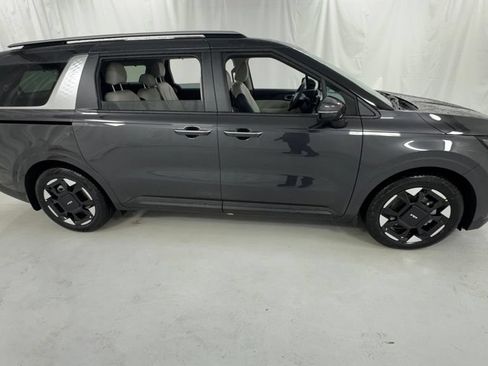 New 2026 Kia Carnival EX FWD image 2