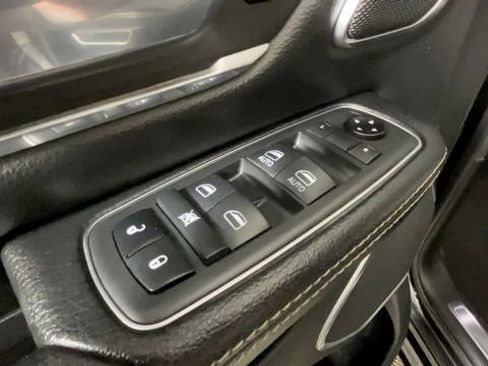 Used 2019 RAM 1500 Laramie AWD/4WD image 18