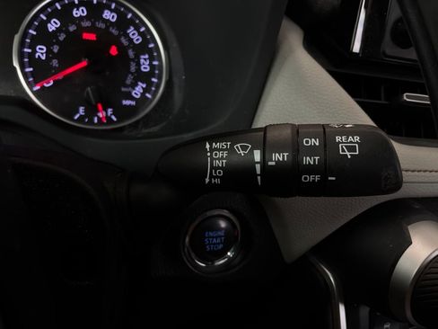 Used 2019 Toyota RAV4 XLE Premium FWD image 38