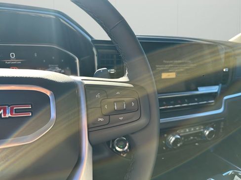 New 2026 GMC Sierra 1500 SLT image 31