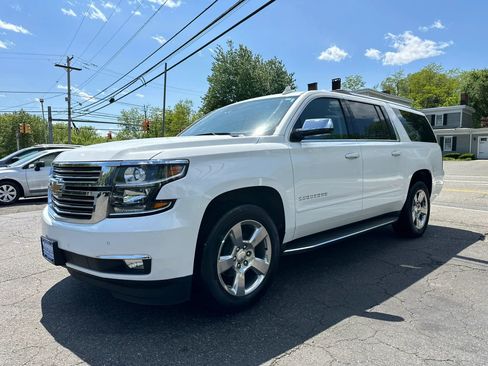 Used 2020 Chevrolet Suburban Premier AWD/4WD image 3